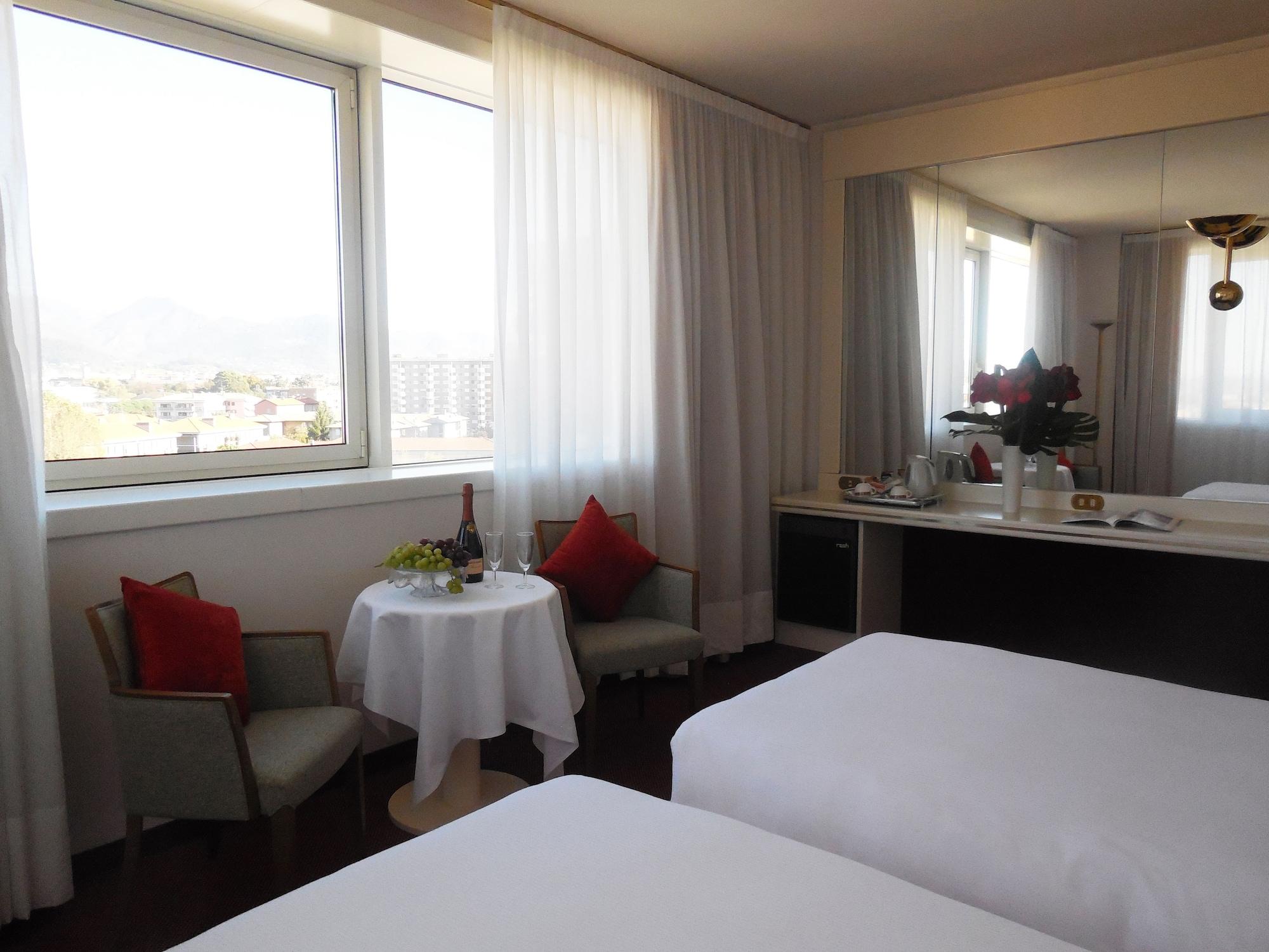 Starhotels Cristallo Palace Bergamo Esterno foto