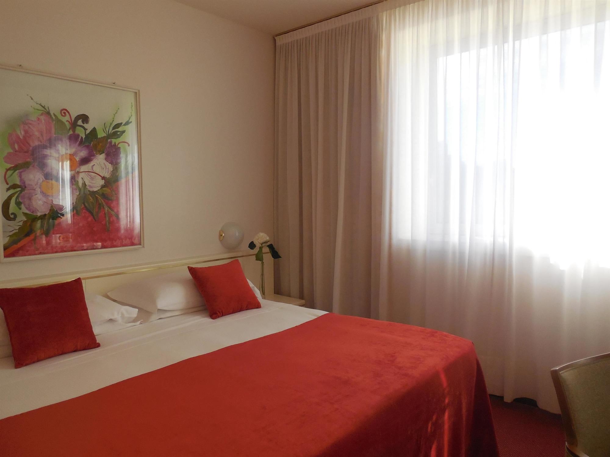 Starhotels Cristallo Palace Bergamo Esterno foto