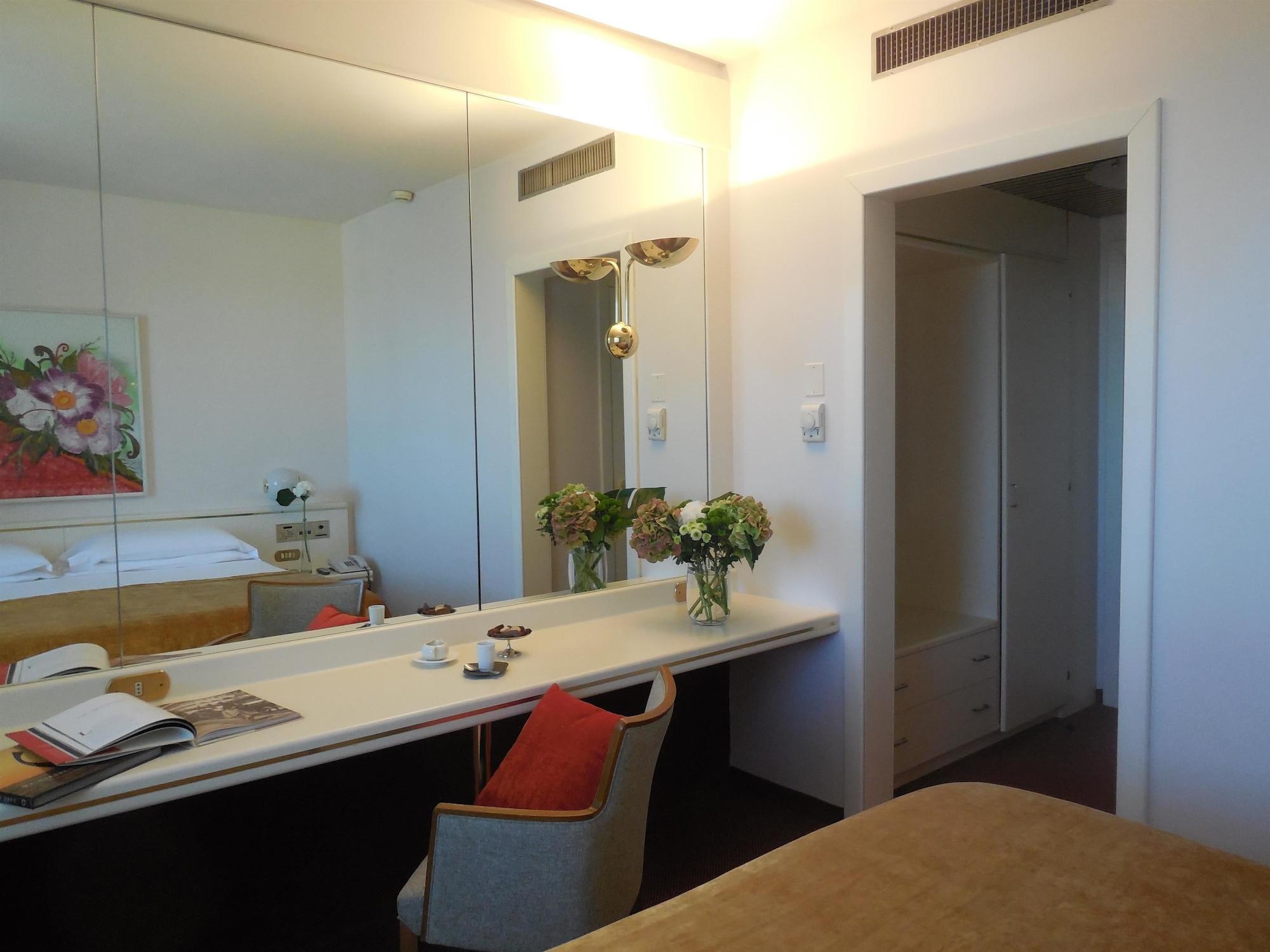 Starhotels Cristallo Palace Bergamo Esterno foto