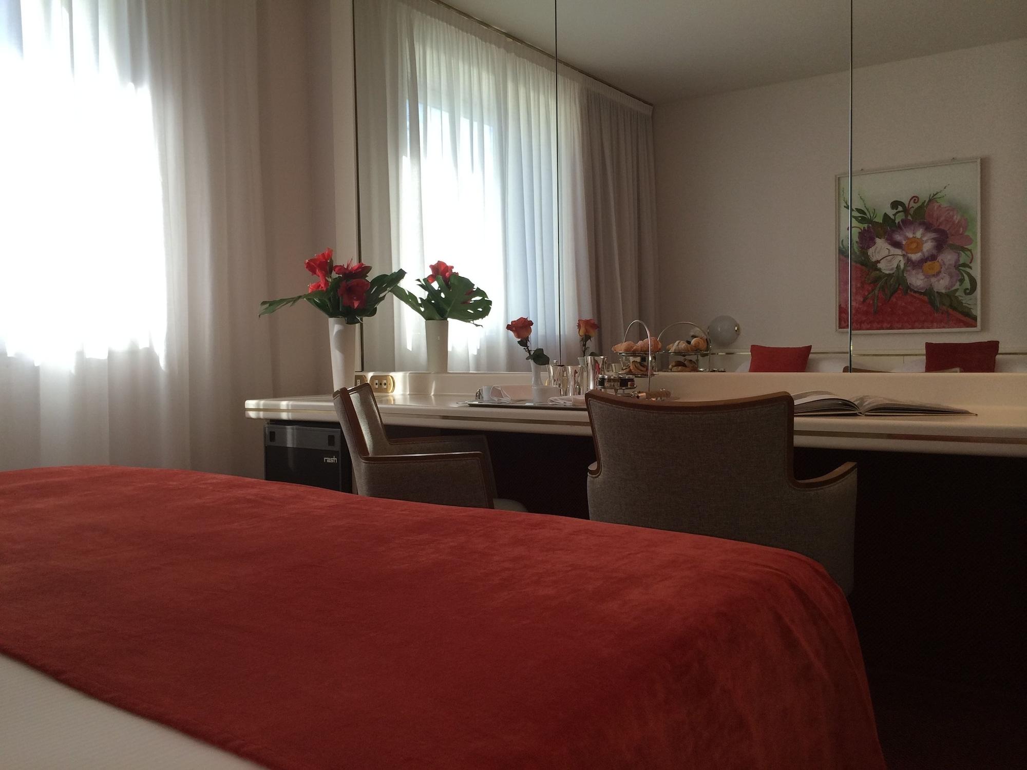 Starhotels Cristallo Palace Bergamo Esterno foto