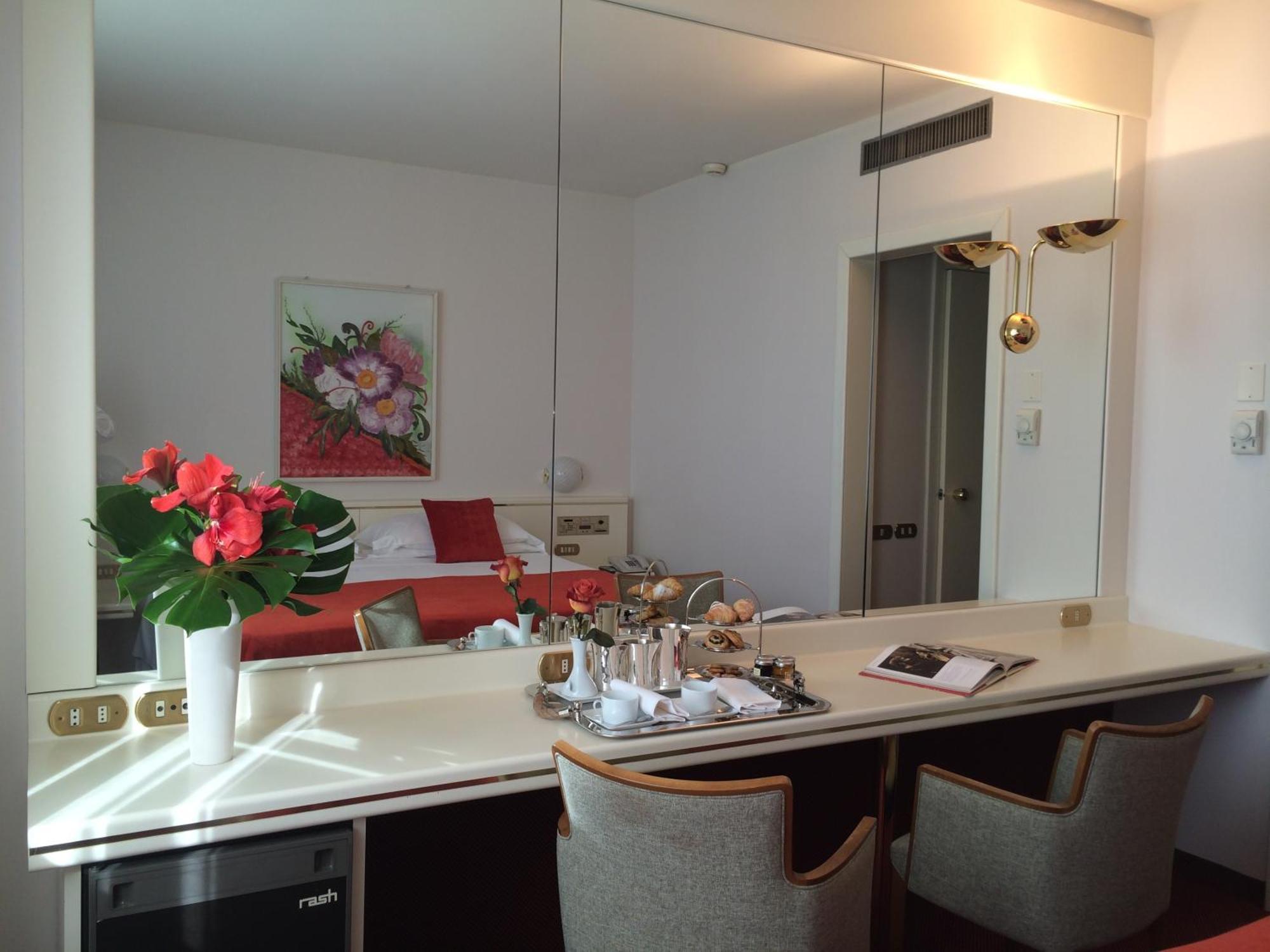 Starhotels Cristallo Palace Bergamo Esterno foto