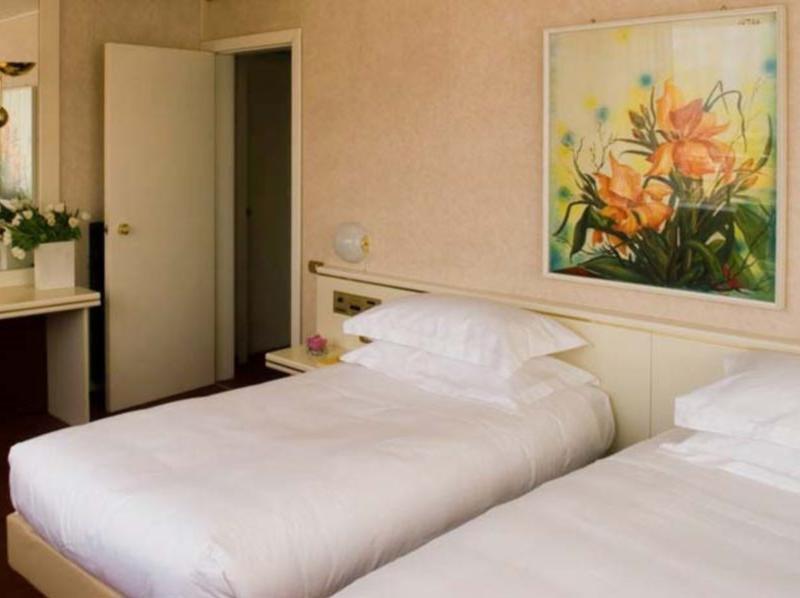 Starhotels Cristallo Palace Bergamo Esterno foto